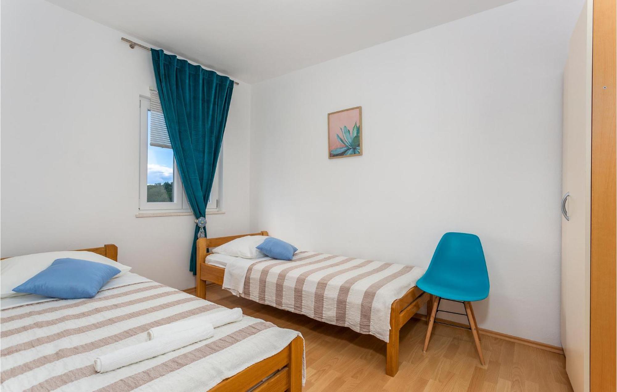 2 Bedroom Beautiful Apartment In Pinezici Esterno foto