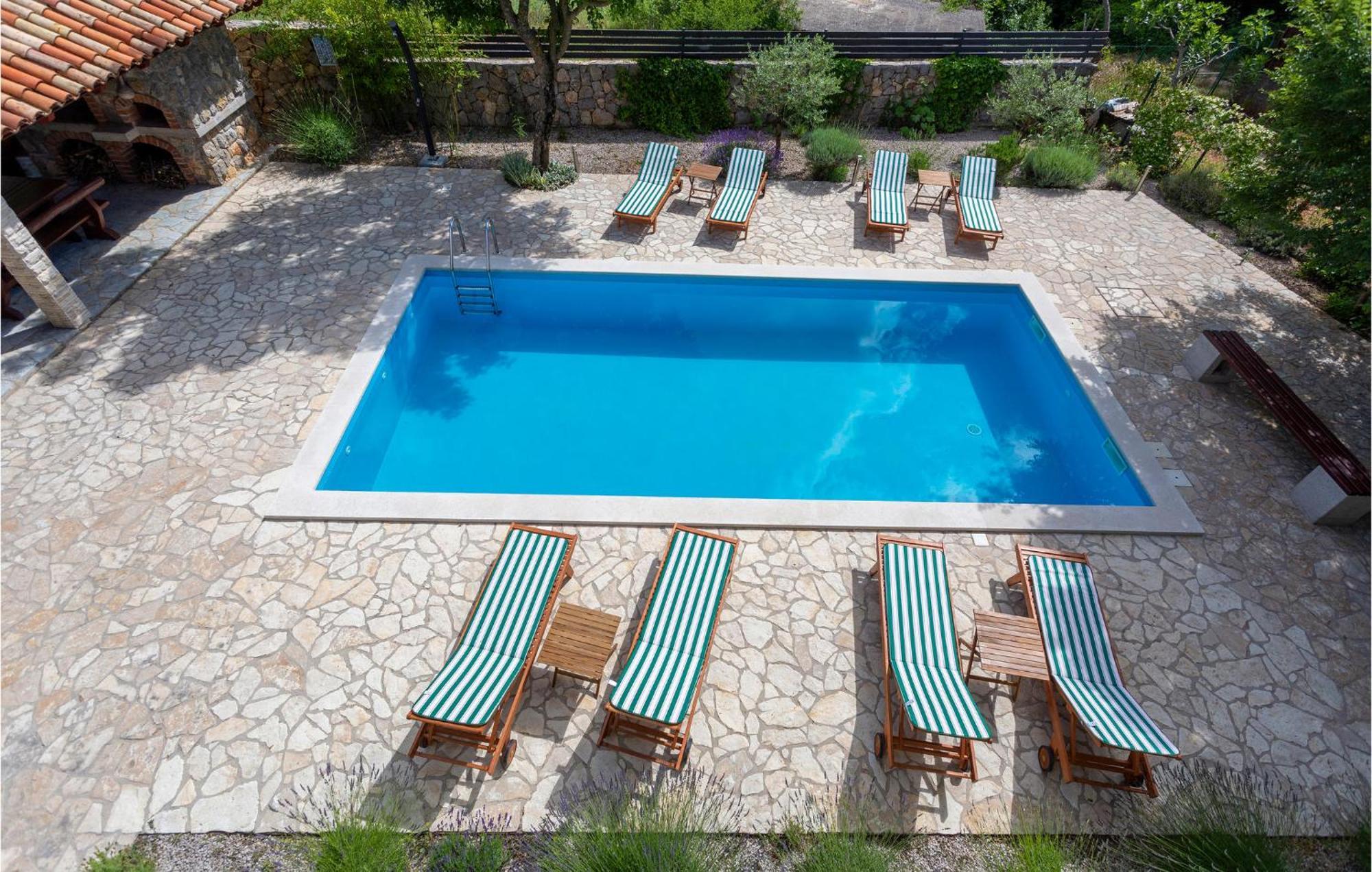 2 Bedroom Beautiful Apartment In Pinezici Esterno foto