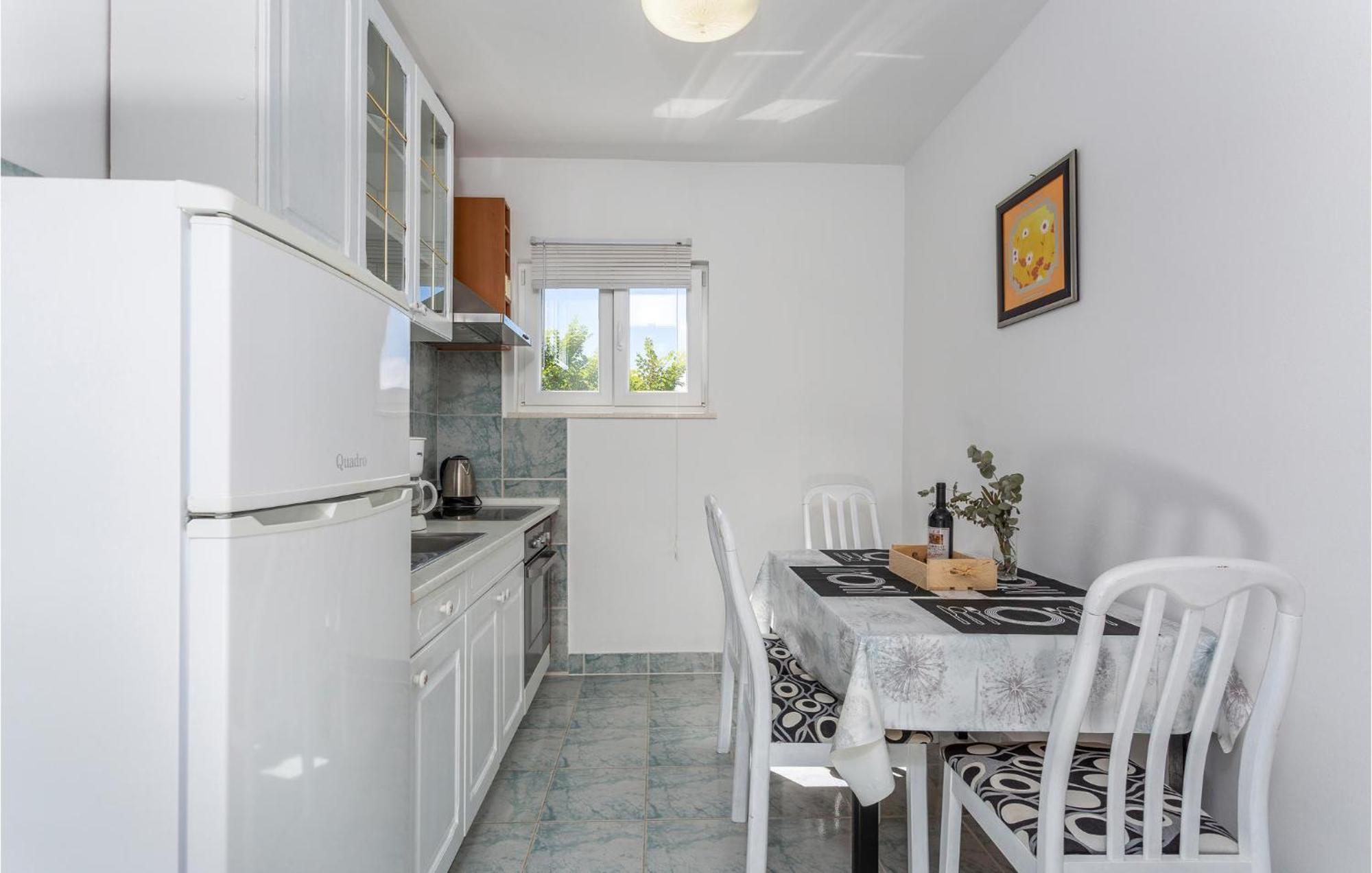 2 Bedroom Beautiful Apartment In Pinezici Esterno foto
