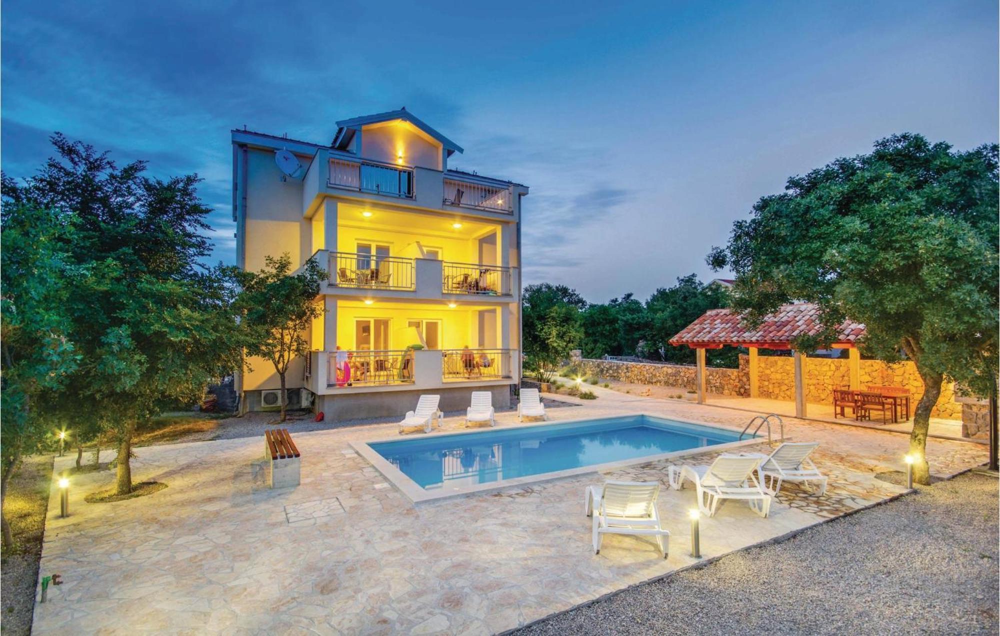 2 Bedroom Beautiful Apartment In Pinezici Esterno foto