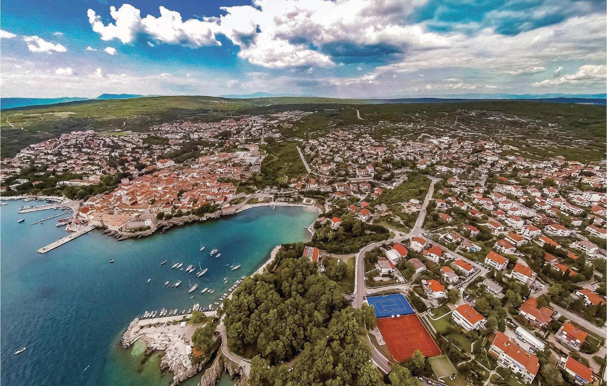 2 Bedroom Beautiful Apartment In Pinezici Esterno foto