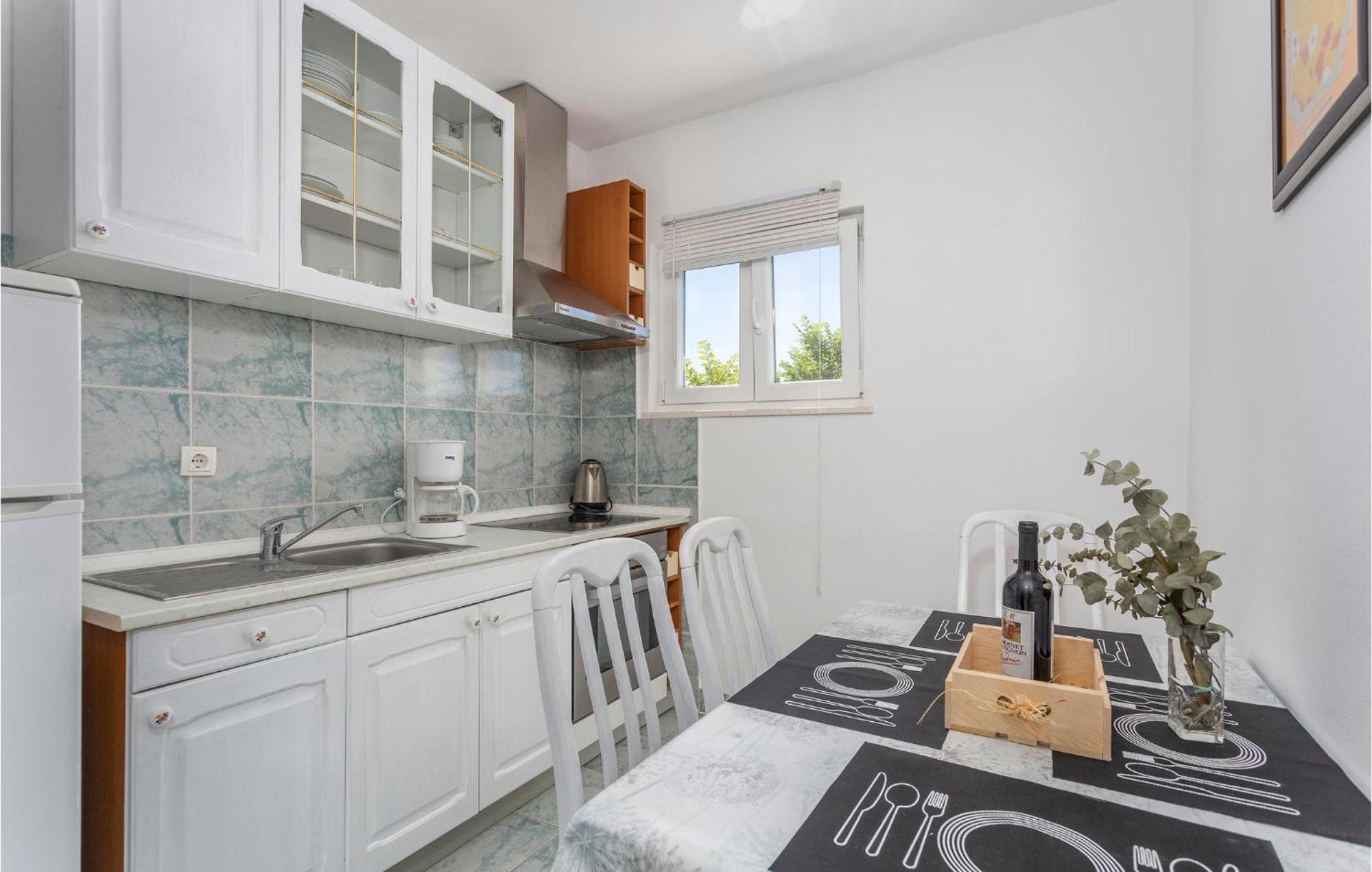 2 Bedroom Beautiful Apartment In Pinezici Esterno foto